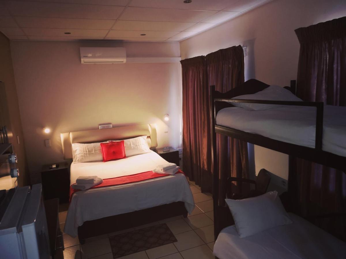 Aaa Rose Garden Guesthouse Mookgophong 외부 사진