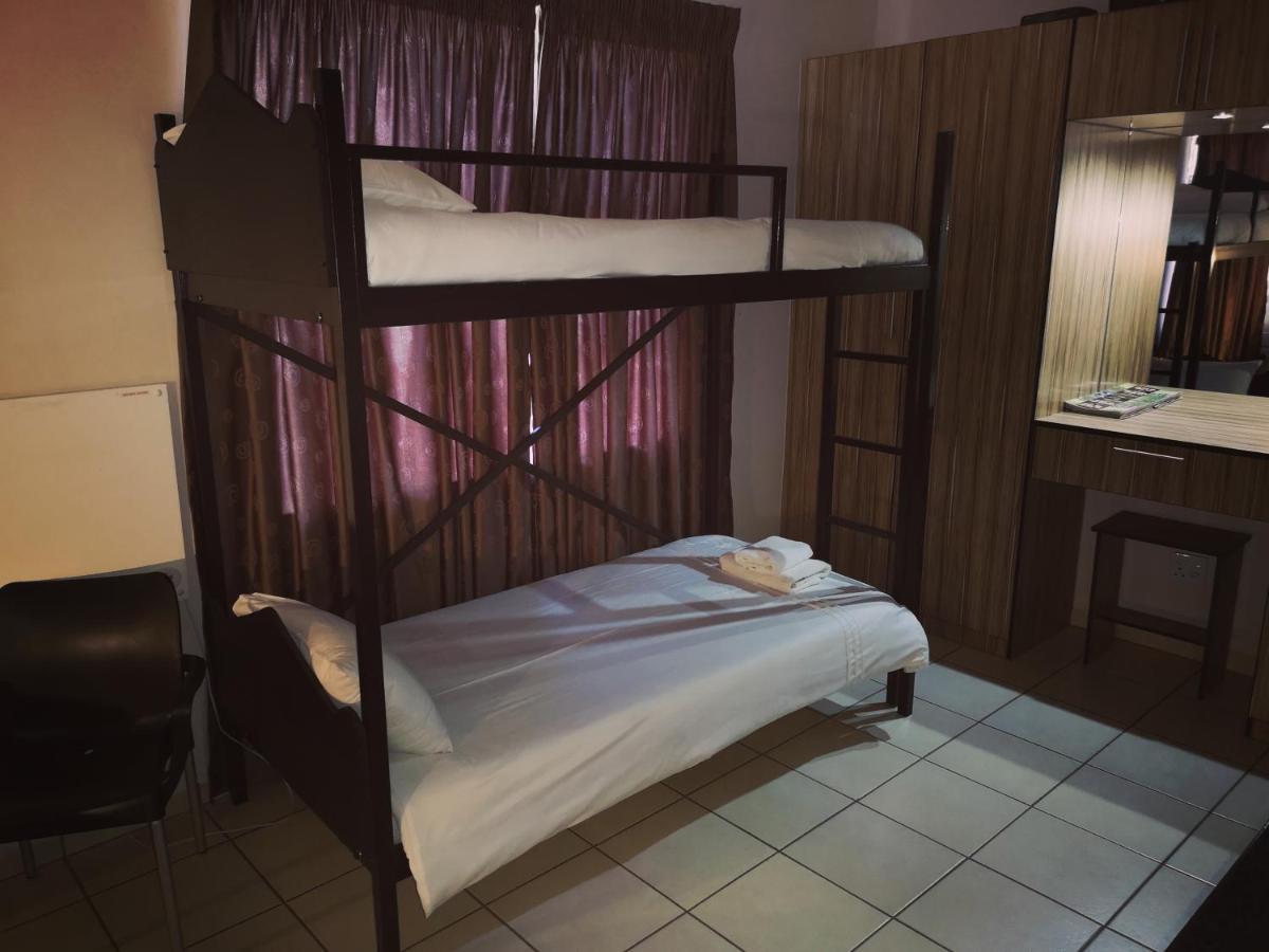 Aaa Rose Garden Guesthouse Mookgophong 외부 사진