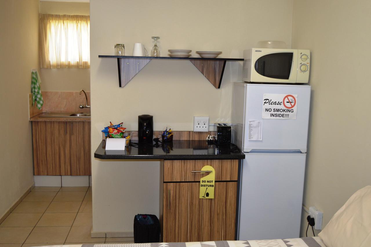 Aaa Rose Garden Guesthouse Mookgophong 외부 사진